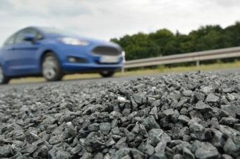 Stadt flickt in Hölzel und Albertsthal - Sechs Straßen sollen in Glauchau mit Hilfe von Splitt behandelt werden.