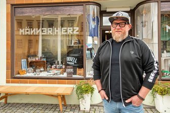 Stadt im Erzgebirge bangt um den Einzelhandel: „Wir kämpfen jeden Monat“ - „Der Einzelhandel lebt von neuen Ideen“, sagt Marco Hunger. Seit 1999 ist er mit seinem Geschäft in der Olbernhauer Innenstadt aktiv.