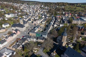 Stadt im Erzgebirge investiert Millionenbeträge in zwei Gebäude - Die Stadt Geyer will 2026 gut 3,7 Millionen Euro investieren. Dabei spielen die Grundschule sowie ein Stadt- und Vereinshaus die Hauptrolle.