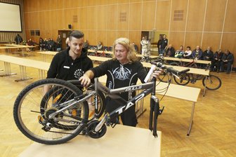 Stadt Plauen versteigert am Mittwoch wieder Fundsachen: Zahlreiche Fahrräder kommen unter den Hammer - Am Mittwoch werden im Plauener Ratssaal wieder Fundsachen versteigert, darunter auch Fahrräder.