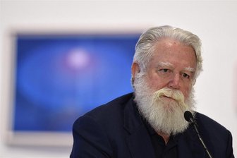 Stadt rettet Bergbauerbe mit Kunst: Oelsnitz bereitet sich auf James Turrell vor - Sein Name wird bald auch mit Oelsnitz verbunden sein: Der US-amerikanische Künstler James Turrell bei einer Ausstellung in der National Gallery of Australia. Im Zuge der Kulturhauptstadt Chemnitz soll im Erzgebirge eine seiner Licht-Installationen entstehen. Damit kann Oelsnitz gleich mehrfach punkten.
