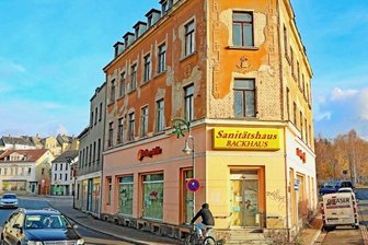 Stadt Werdau reißt Problemhäuser ab - Die maroden Häuser in der Werdauer Südstadt schräg gegenüber der Fleischerei Heyer verschwinden jetzt.