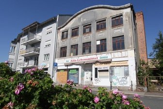 Stadt will Planitzer Kaufhaus nun doch kaufen - Die Stadt Zwickau zeigt Interesse am ehemaligen Schocken-Kaufhaus am Planitzer Markt und bringt ihr Vorkaufsrecht ins Spiel.