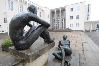 Stadtbad: Verschmutzung - große Halle geschlossen - 