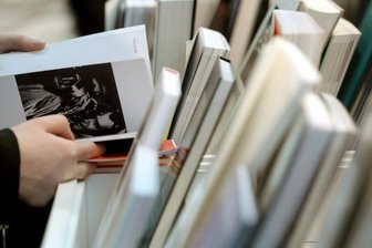 Stadtbibliothek: Länger stöbern in elektronischen Medien -