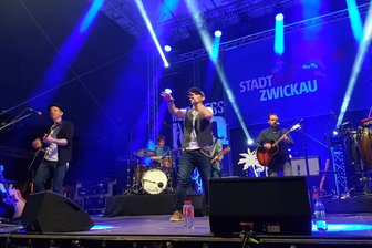 Stadtfest-Tagebuch: Finale für die größte Fete Westsachsens - Die Band Marquess feiert mit dem Zwickauer Publikum den Abschluss des Stadtfestes.
