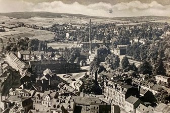 Stadtführung Auerbach: Auf den Spuren der Industriegeschichte in der DDR - Auerbach früher: Der Blick vom Schlossturm in Richtung Ellefeld.
