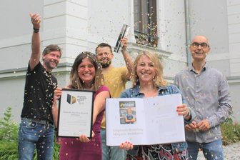 Stadtgeflüster: Konfetti für hoch fliegende Werbe-Ideen - Axel Neumann, Katrin Lang, Oliver Reichert, Katina Scholz und Dirk Hanus (von links) feiern die Anerkennung ihrer Arbeit bei Zebra.