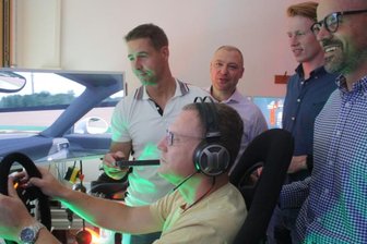 Stadtgeflüster: Mit Tempo und Schwung Geld sammeln - Jens Irmscher trat für das Team der Deutschen Bank an - hier mit Professor Matthias Vodel, Jörg Winkler, Moritz Trommler und Michael Erfurt (von links). Das Team siegte am Ende auch.