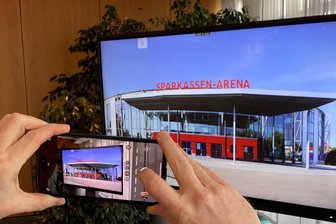 Stadthalle Zwickau wird in „Sparkassen-Arena“ umbenannt - Der Schriftzug soll bis September 2025 angebracht werden. Bis jetzt ist er nur eine Computergrafik.