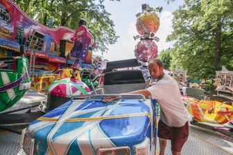 Stadtparkfest: Schausteller loben Stimmung - Zu den insgesamt etwa 50 Schaustellern, die beim Stadtparkfest in Limbach-Oberfrohna dabei waren, gehörte auch Frank Reichelt vom Fahrgeschäfte Break Dance. Nach Aussage ihres Verbandschefs genossen die Besucher die zehn Festtage diesmal ganz besonders.