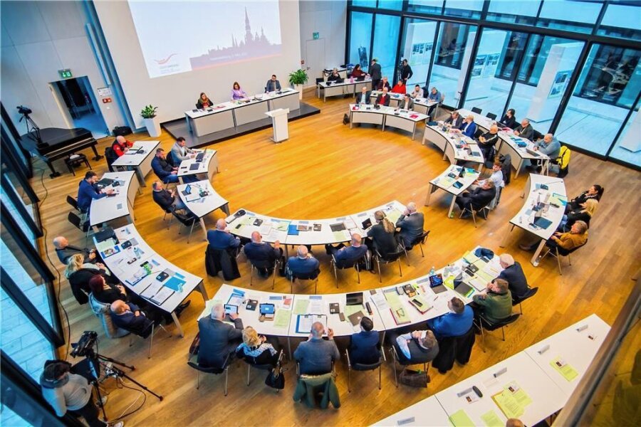 Stadträte wollen Image von Zwickau aufmöbeln - Die Diskussion darüber erklären sie zur Geheimsache - Die Zwickauer Räte sind bei der Diskussion um das Stadtmarketing offenbar am liebsten unter sich. 