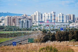 Stadtrat Chemnitz: Klares Ja zu Städtepartnerschaft mit Israel - Blick auf Kirjat Bialik. Chemnitz will mit der 40.000-Einwohner-Stadt im Norden Israels noch in diesem Jahr einen Vertrag über eine Städtepartnerschaft unterzeichnen.