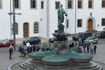 Stadtrat diskutiert Klimaschutzkonzept für Freiberg im April - Der „Klimastreik“, hier auf dem Freiberger Obermarkt, Ende Februar 2026.