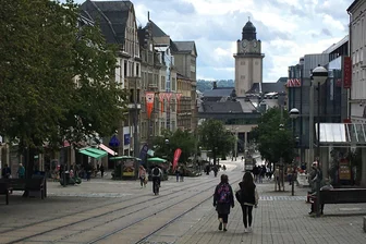 Stadtrat fordert für Plauen Radfahrverbot auf der Bahnhofstraße bergab - Die Bahnhofstraße lädt Radfahrer bergab zum Schnellfahren ein. Ein Stadtrat möchte sie ausbremsen.