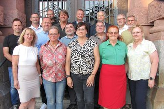 Stadtrat Geringswalde nimmt Arbeit auf - Der Stadtrat: Hendrik Fischer (v. l.), Steffi Schwark, Andreas Mehnert, Falk Horn, Robert Sobolewski, Mandy Band, Thomas Klemm, David Rausch, Jens Weinert, Bürgermeisterin Sandra Fischer, Harald Hofmann, Thomas Damm, Claudia Glanz, Maik Reuter, Peter Petersen und Catrin Elias. Nicht im Bild: André Winkler.