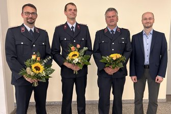 Stadtrat im Erzgebirge ernennt Gemeindewehrleiter - Thomas Hofmann und Sebastian Hofmann sowie Tino Fischer und Bürgermeister Thomas Mauersberger (v. l.).