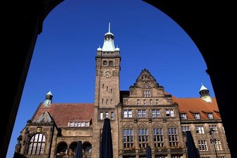 Stadtrat von Chemnitz gedenkt der Opfer von Würzburg - 