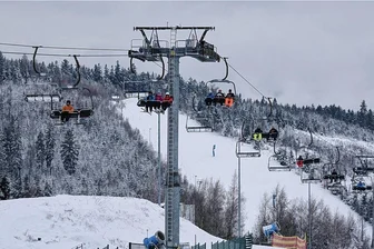 Stadtrats-Fraktion schlägt die Privatisierung der Skiwelt Schöneck vor - Die Skiwelt, die im Sommer auch als Bikewelt betrieben wird, hat Schöneck auch über das Vogtland hinaus bekannt gemacht. Die WiR-Fraktion im Stadtrat sieht aber die Betreibung auf Dauer als gefährdet.