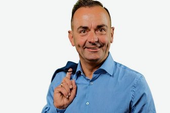 Stadtratswahl 2024 in Burgstädt: Dirk Guhl bringt sich in Position - Dirk Guhl will als Parteiloser mit einem zweiten Vertreter die Liste der SPD-Kandidaten für die Stadtratswahl am 9. Juni 2024 in Burgstädt anführen. Er hat den Wahlkampf eröffnet, indem er ein offizielles Foto postet und erste Ziele nennt.