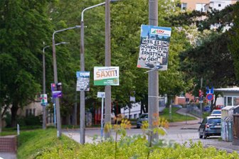 Stadtratswahl Hohenstein Ernstthal: Was sagen die Wahlprogramme zu Kino und Sachsenring? - Mit Plakaten wie hier am Kaufland wird derzeit überall die Gunst der Wähler gebuhlt. Wofür die Kandidaten konkret stehen, sollte in den Wahlprogrammen stehen. Doch gibt es da mehr als markige Sprüche? Und falls ja: Bei wem?