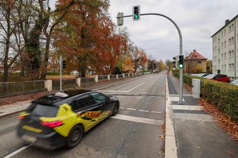 Stadtring in Glauchau: Neue Fußgängerampel erhöht Sicherheit auf Schulweg - Auf der Wettiner Straße in Glauchau gibt es eine neue Fußgängerampel.