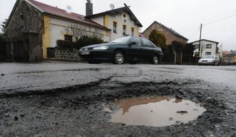 Stadtring nahezu durchlöchert - 
              <p class="artikelinhalt">So sieht es auf der Wehrstraße in Glauchau aus.</p>
            