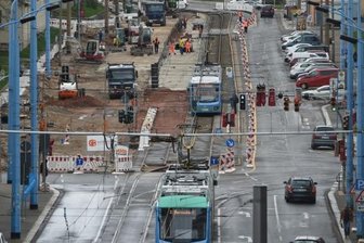 Stadtteilfest nahe der Großbaustelle -