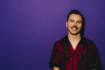 Stadtteilfeste, Ostnostalgie und Essen im Marathon: Das ist am Wochenende in Chemnitz und Umland los - Purple Disco Machine spielt am Freitag auf dem Theaterplatz in Chemnitz.