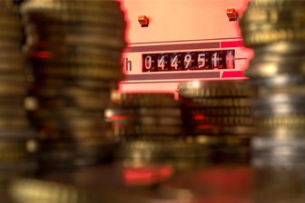 Stadtwerke Aue senken Strom- und Gaspreise: Das sparen Kunden - Die fallenden Energiepreise kommen nun bei den Kunden an. Bei gleichem Verbrauch kann man 2024 sparen.