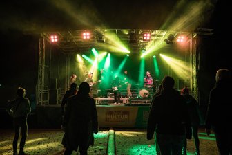 Städtebund im Vogtland hat ein Problem: 200.000 Euro müssen bis Jahresende raus - Der Städteverbund Göltzschtal verfügt bald über eine eigene Bühne.