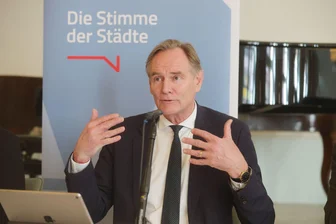 Städtetag schockiert: Pflegereform belastet Kommunen massiv - Städtetag schockiert von Plänen zur Pflegereform: Kommunen werden zusätzlich massiv belastet. (Archivbild)