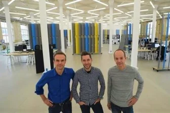 Staffbase übernimmt Valo Solutions - Vor der Pandemie zeigten sich die Gründer von Staffbase im Chemnitzer Hauptquartier. Von links: Frank Wolf, Martin Böhringer und Lutz Gerlach.