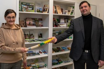 Staffelstab-Übergabe in einer schwieriger Zeit - Geschäftsführer-Wechsel beim Heimat- und Verkehrsverein "Rochlitzer Muldental": Jana Uhlmann hat in der Rochlitzer Tourist-Information den Staffelstab an ihren Nachfolger Sören Polzt-Homuth übergeben. 