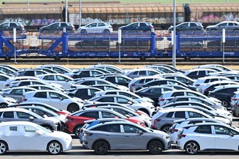 Standortsicherung für VW Zwickau gefordert: OB Arndt dämpft Erwartungen - Damit die Elektroautos in Zwickau weiter produziert werden, fordert das BSW die OB zum Handeln auf.