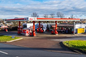 Star-Tankstelle in Schneeberg schließt für eine Woche: Was steckt dahinter? - Die Star-Tankstelle in Schneeberg an der B 93.
