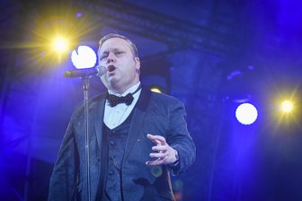 Star-Tenor kommt ins Vogtland: Paul Potts liebt die Magie der Live-Auftritte - Tenor Paul Potts gastiert am Samstag nach 2019 erneut mit seinem Programm „Winterträume“ in Reichenbach.