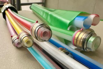 Star-Wars-Helden begleiten neue Glasfaser-Offensive im Vogtland: Welche Orte profitieren zuerst? - In Lengenfeld wurden am Montag Verträge über die Förderung des Glasfaserausbaus im Vogtland unterschrieben.