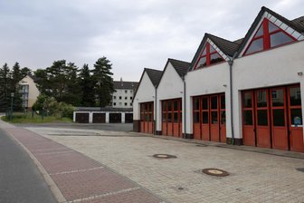 Starke Konjunktur sorgt für hohe Preise im Vogtland - auch beim Bau an der Feuerwehr - Die Außenanlagen der Freiwilligen Feuerwehr Bad Elster werden verbessert.