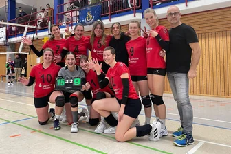 Starker Aufsteiger: VfL Wildenfels grüßt weiter von der Tabellenspitze - So sehen Sieger aus: Die Volleyballerinnen des VfL Wildenfels nach dem 3:2-Erfolg im Spitzenspiel gegen Freiberg.