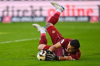 Starker Dynamo-Keeper Schreiber ärgert ehemalige Teamkameraden aus Saarbrücken - Dresdens Keeper Tim Schreiber in Aktion. Foto: Imago