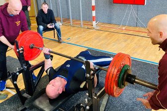 Starkes Stück: Athlet von Erzgebirge Aue sichert sich bei WM-Debüt eine Medaille – diese Farbe hat sie - Lars Bretfeld vom FC Erzgebirge Aue, hier bei einem Wettkampf in Lauter, hat sein WM-Debüt mit Bronze gemeistert.