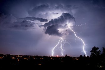 Starkregen, Hagel, Windstärke 10 in Sachsen? Am Mittwoch sind Unwetter möglich - In Sachsen könnte es am heutigen Mittwoch nicht nur zu Gewittern, sondern zu Unwettern kommen.