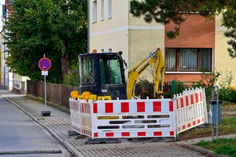 Start für geförderten Breitbandausbau in Neukirchen: 750 Haushalte profitieren - Breitbandausbau in Neukirchen: An der Hauptstraße laufen derzeit die nötigen Tiefbauarbeiten.
