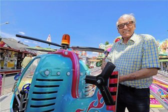 Start ins 36. Bergstadtfest in Freiberg: Was bringt der erste Tag? - Schausteller Karl Welte kommt seit 50 Jahren mit verschiedenen Fahrgeschäften nach Freiberg.
