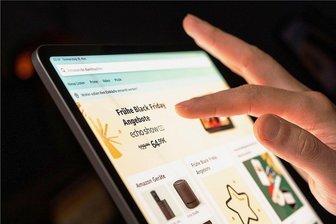Start ins Weihnachts-Shopping: Sieben Black-Friday-Tricks, die Sie kennen sollten - Am Black Friday locken vermeintlich einmalige Rabatte. Doch Vorsicht bei manchen Streichpreisen.