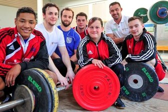 Starter der Region mit besten Medaillenchancen - Die Starter, die am Chemnitzer Bundesstützpunkt trainieren: Marcus Sadey, Stefan Schmiedel, Stefan Wenke, Toni Weber, Sandra Martin, Coach PetrHruby und Christoph Pichler (von links).