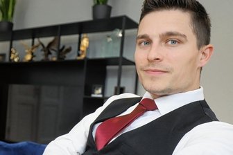 Startproblem? Bei Suche nach einem Haus in Brand-Erbisdorf fündig geworden - André Ehrlich ist Senior Consultant beim Finanzberater Vicona in Freiberg. Vor allem für Menschen, die sich in der Region ein Haus kaufen wollen, um sich anzusiedeln, hat er Tipps parat. 
