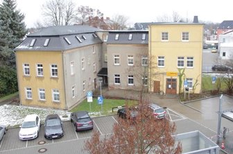 Startschuss für Klinikumbau - Das alte Verwaltungsgebäude, in dem jetzt noch ein Großteil der Verwaltung sitzt, wird abgerissen. Auf dem Areal soll die neue Rettungswache errichtet werden.
