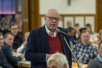 Stasi-Spitzel in der Kirche: Buch von Verleger aus dem Vogtland sorgt für Aufsehen - Verleger Frieder Seidel aus Hammerbrücke.